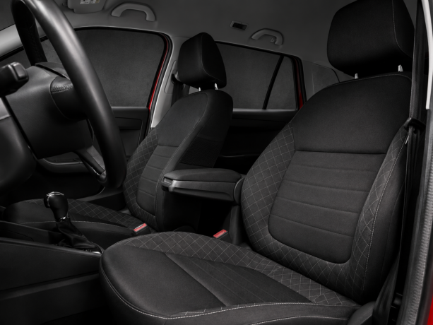 skoda-fabia-bensin-2015-big-5