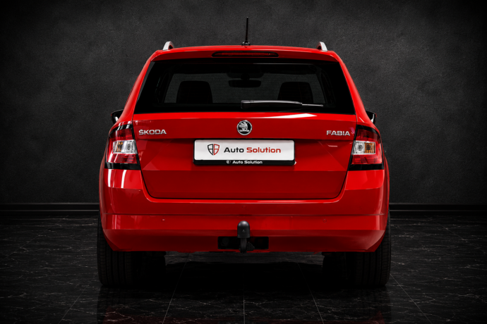 skoda-fabia-bensin-2015-big-3