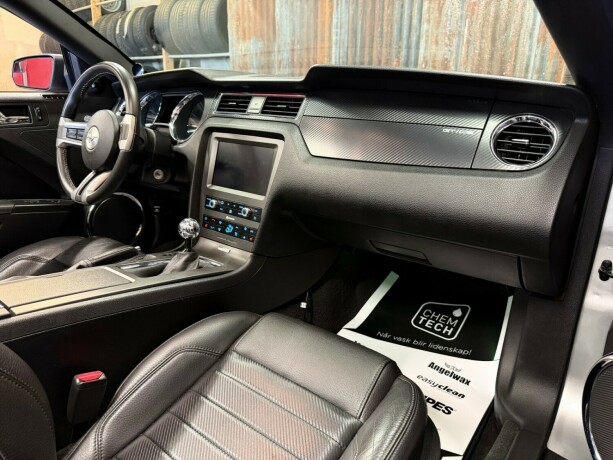 ford-mustang-bensin-2011-big-35