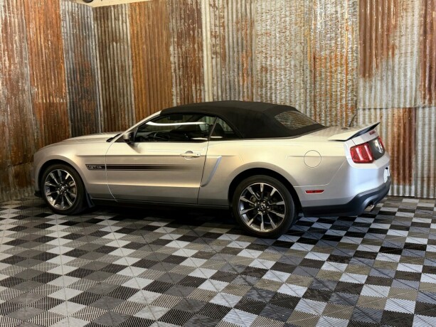 ford-mustang-bensin-2011-big-50