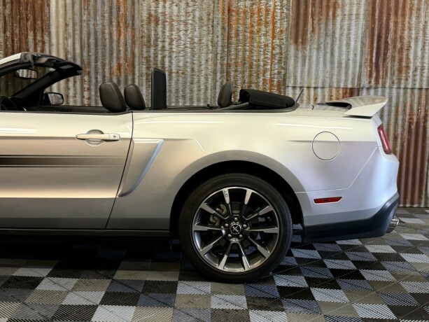 ford-mustang-bensin-2011-big-13