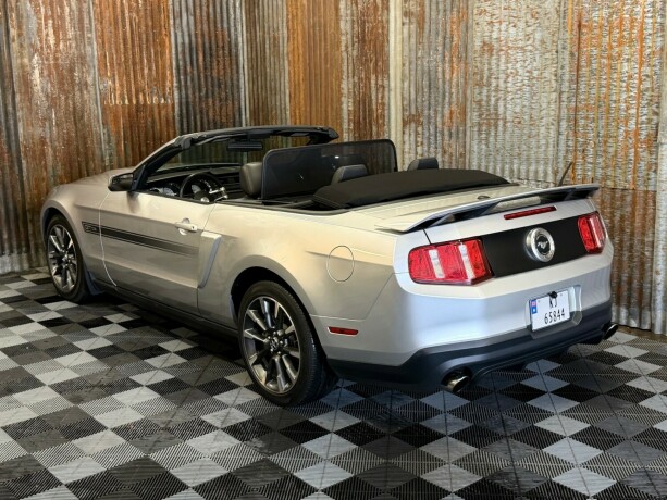 ford-mustang-bensin-2011-big-11