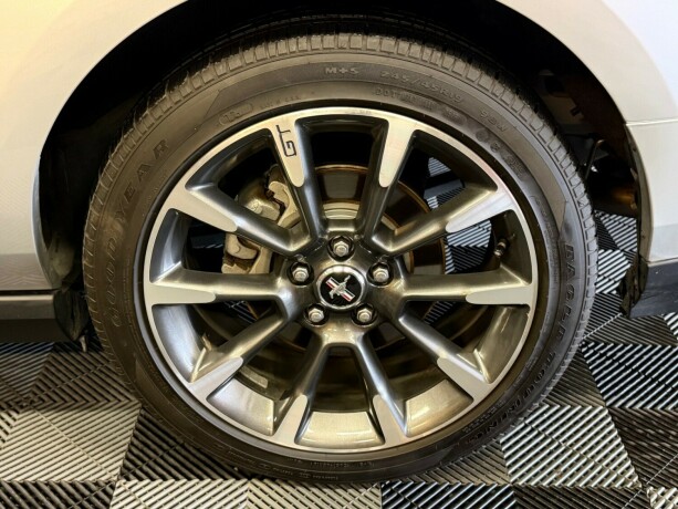 ford-mustang-bensin-2011-big-16
