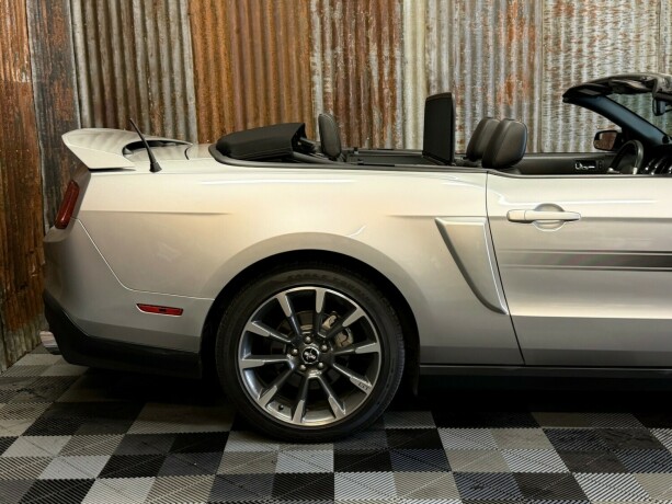 ford-mustang-bensin-2011-big-4