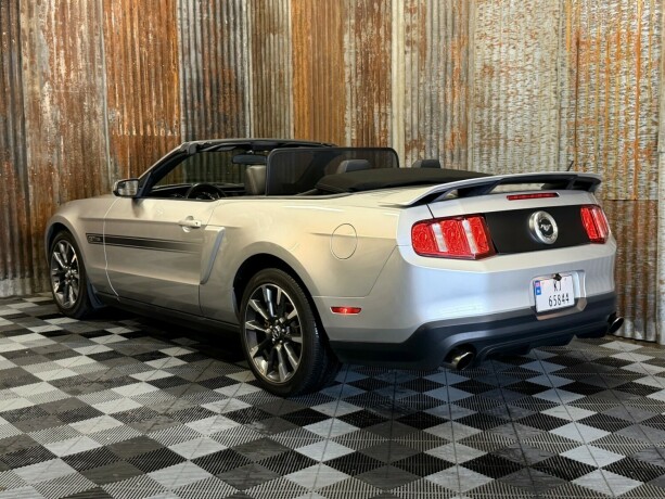 ford-mustang-bensin-2011-big-10
