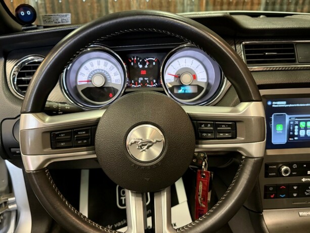 ford-mustang-bensin-2011-big-25