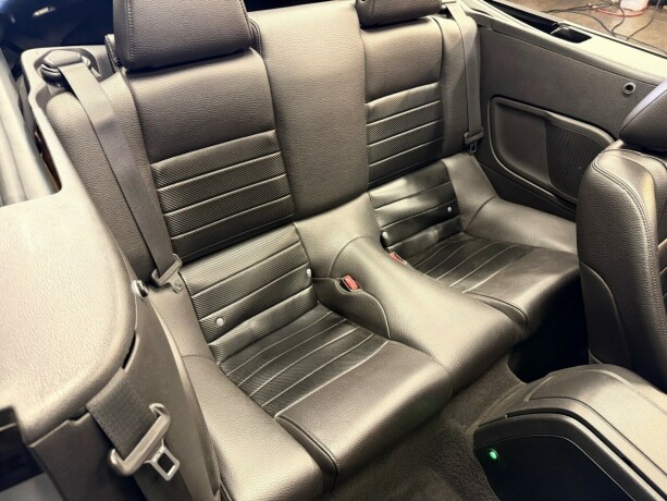ford-mustang-bensin-2011-big-38