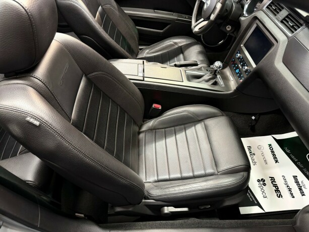 ford-mustang-bensin-2011-big-33