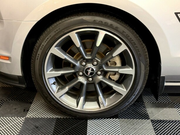 ford-mustang-bensin-2011-big-15