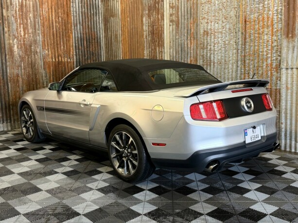 ford-mustang-bensin-2011-big-47