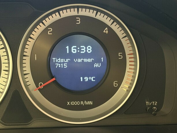 volvo-xc-60-diesel-2013-big-19