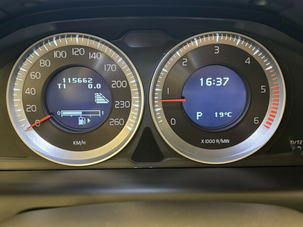 volvo-xc-60-diesel-2013-big-17