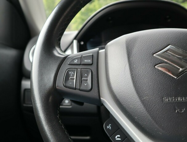 suzuki-vitara-elektrisitetbensin-2021-big-8