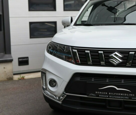 suzuki-vitara-elektrisitetbensin-2021-big-3