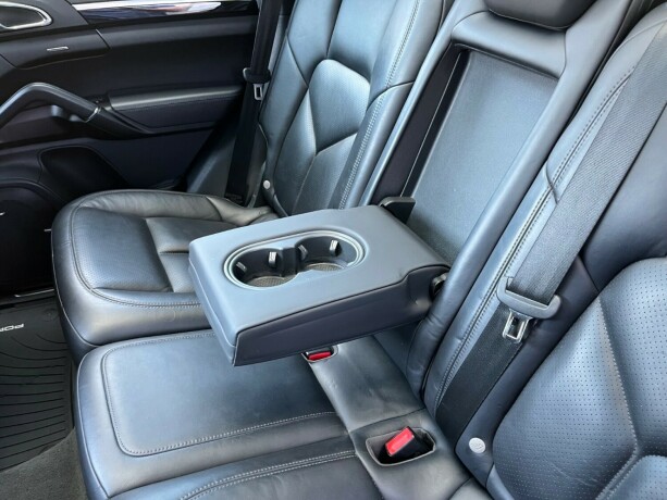 porsche-cayenne-s-elektrisitetbensin-2015-big-26