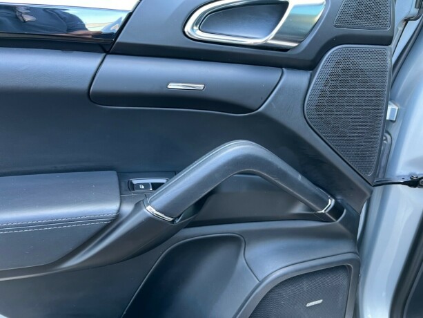 porsche-cayenne-s-elektrisitetbensin-2015-big-29