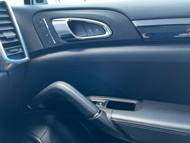porsche-cayenne-s-elektrisitetbensin-2015-big-24