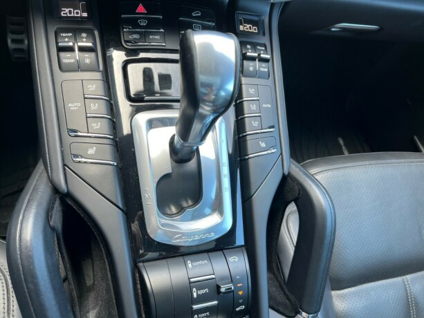 porsche-cayenne-s-elektrisitetbensin-2015-big-20