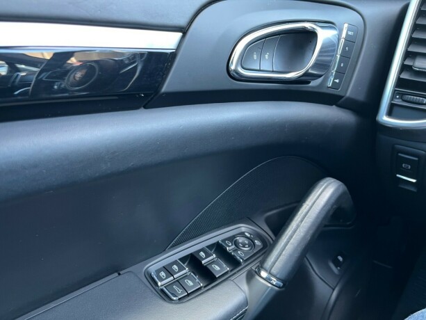 porsche-cayenne-s-elektrisitetbensin-2015-big-9