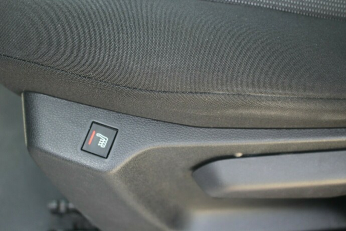 peugeot-partner-diesel-2021-big-18