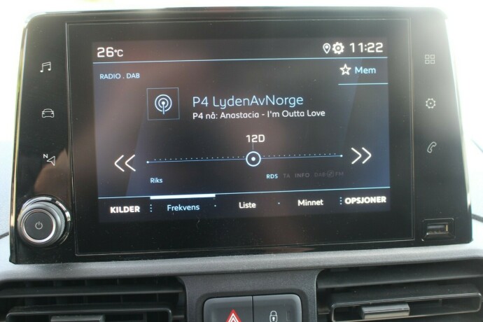 peugeot-partner-diesel-2021-big-26