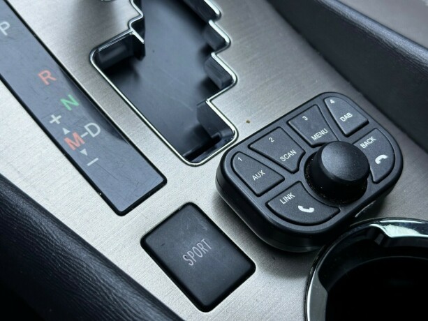 toyota-avensis-bensin-2013-big-23