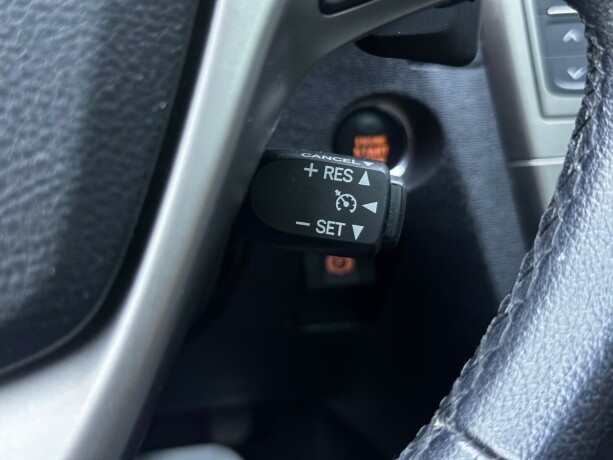 toyota-avensis-bensin-2013-big-12