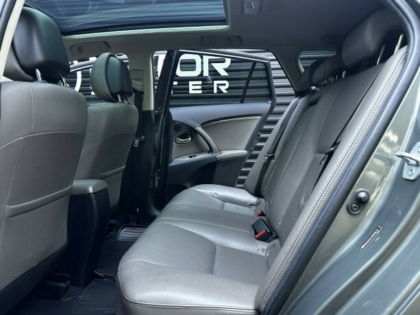 toyota-avensis-bensin-2013-big-28