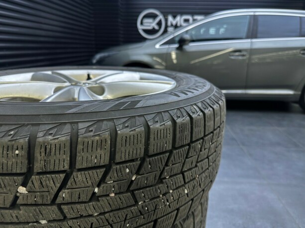 toyota-avensis-bensin-2013-big-30