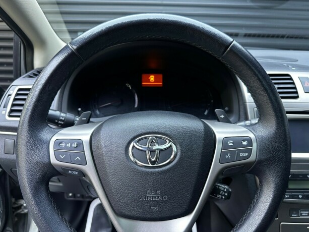 toyota-avensis-bensin-2013-big-11