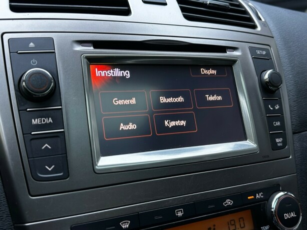 toyota-avensis-bensin-2013-big-19