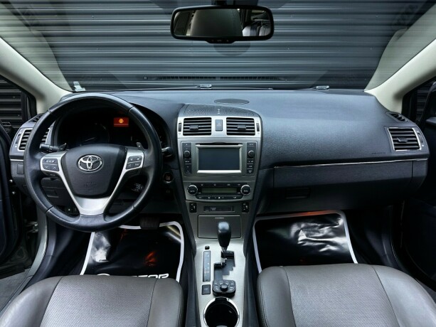 toyota-avensis-bensin-2013-big-8