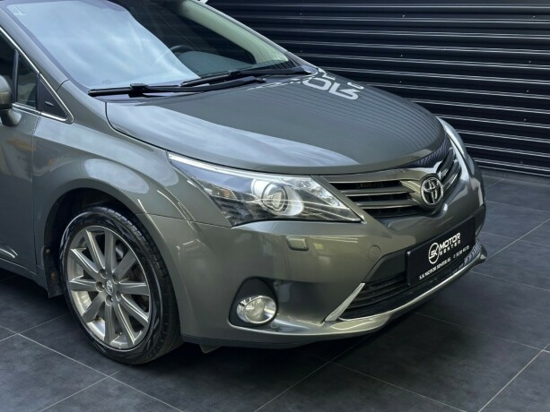 toyota-avensis-bensin-2013-big-2