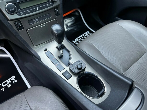 toyota-avensis-bensin-2013-big-20