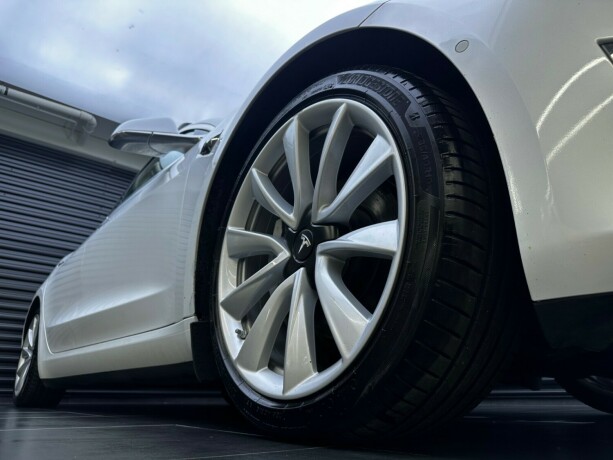 tesla-model-3-elektrisitet-2019-big-8