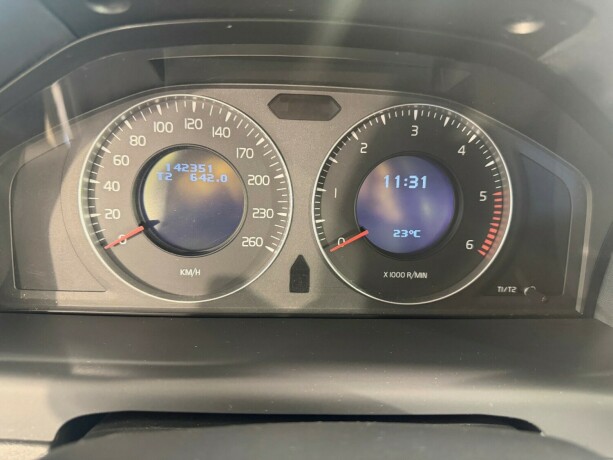 volvo-v70-diesel-2010-big-10