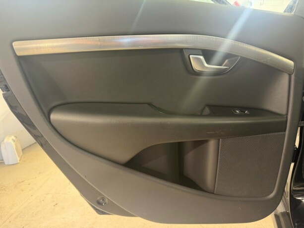 volvo-v70-diesel-2010-big-17