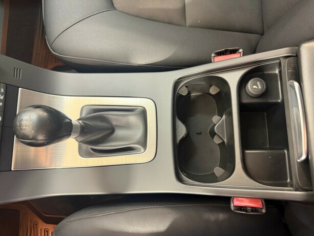 volvo-v70-diesel-2010-big-13