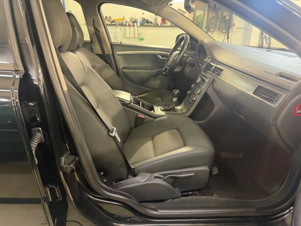 volvo-v70-diesel-2010-big-25