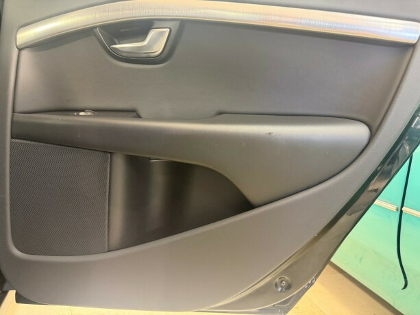 volvo-v70-diesel-2010-big-22