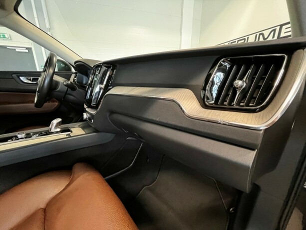 volvo-xc-60-elektrisitetbensin-2018-big-33