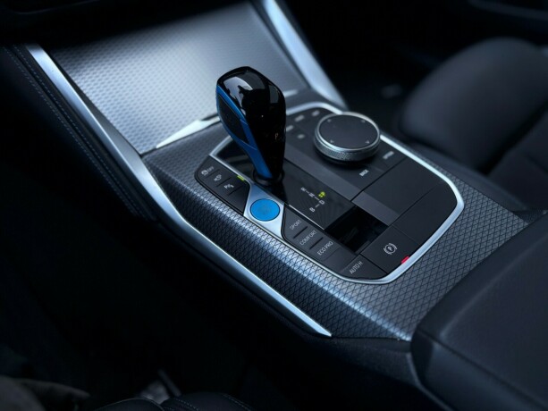 bmw-i4-elektrisitet-2023-big-27