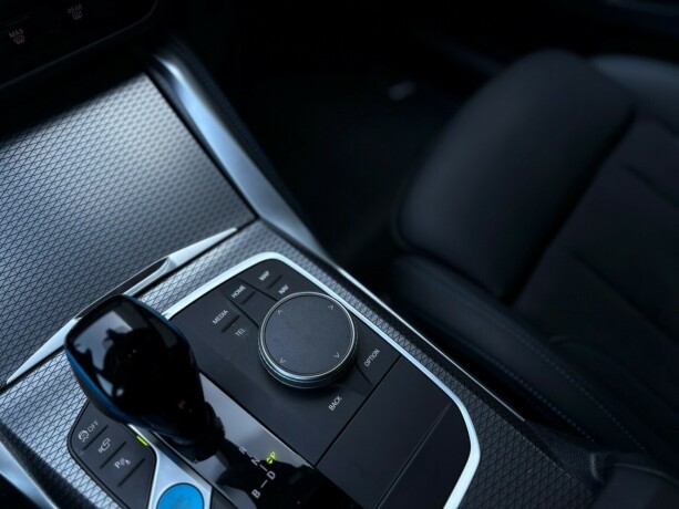 bmw-i4-elektrisitet-2023-big-28