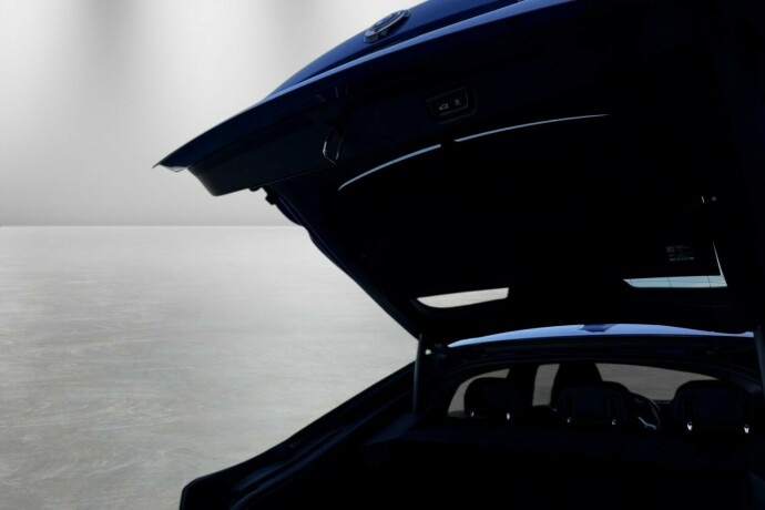 bmw-i4-elektrisitet-2023-big-12