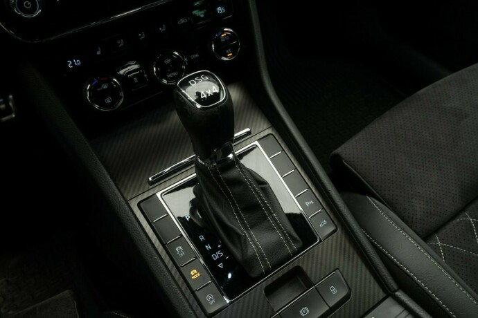 skoda-superb-diesel-2021-big-49