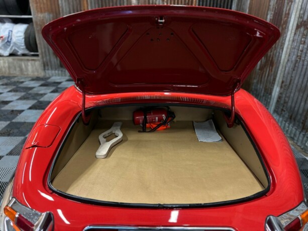 jaguar-e-type-bensin-1967-big-38