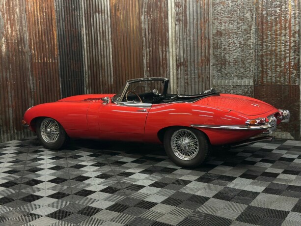 jaguar-e-type-bensin-1967-big-18