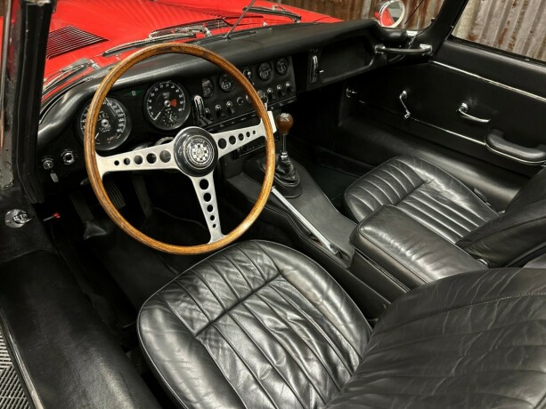 jaguar-e-type-bensin-1967-big-26