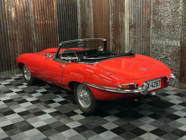 jaguar-e-type-bensin-1967-big-17