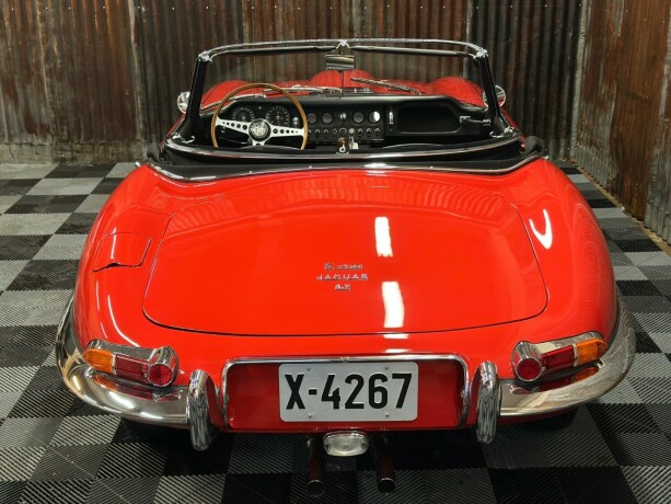 jaguar-e-type-bensin-1967-big-25